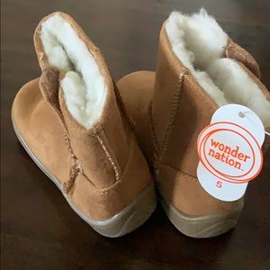NWT Wonder Nation Suede Boots